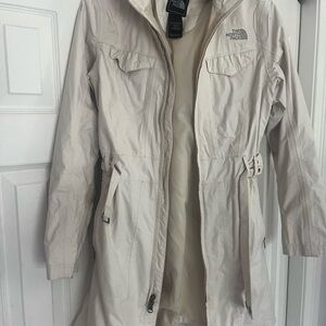 The North Face Women's Cream Lightweight Trench Coat Raincoat